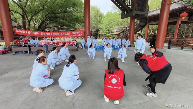 致敬白衣天使凝聚社会温情k8凯发全站沈阳爱心企业(图4)